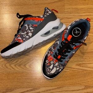 INNKAS Lundi Trainer - size 8 Penguin Pattern